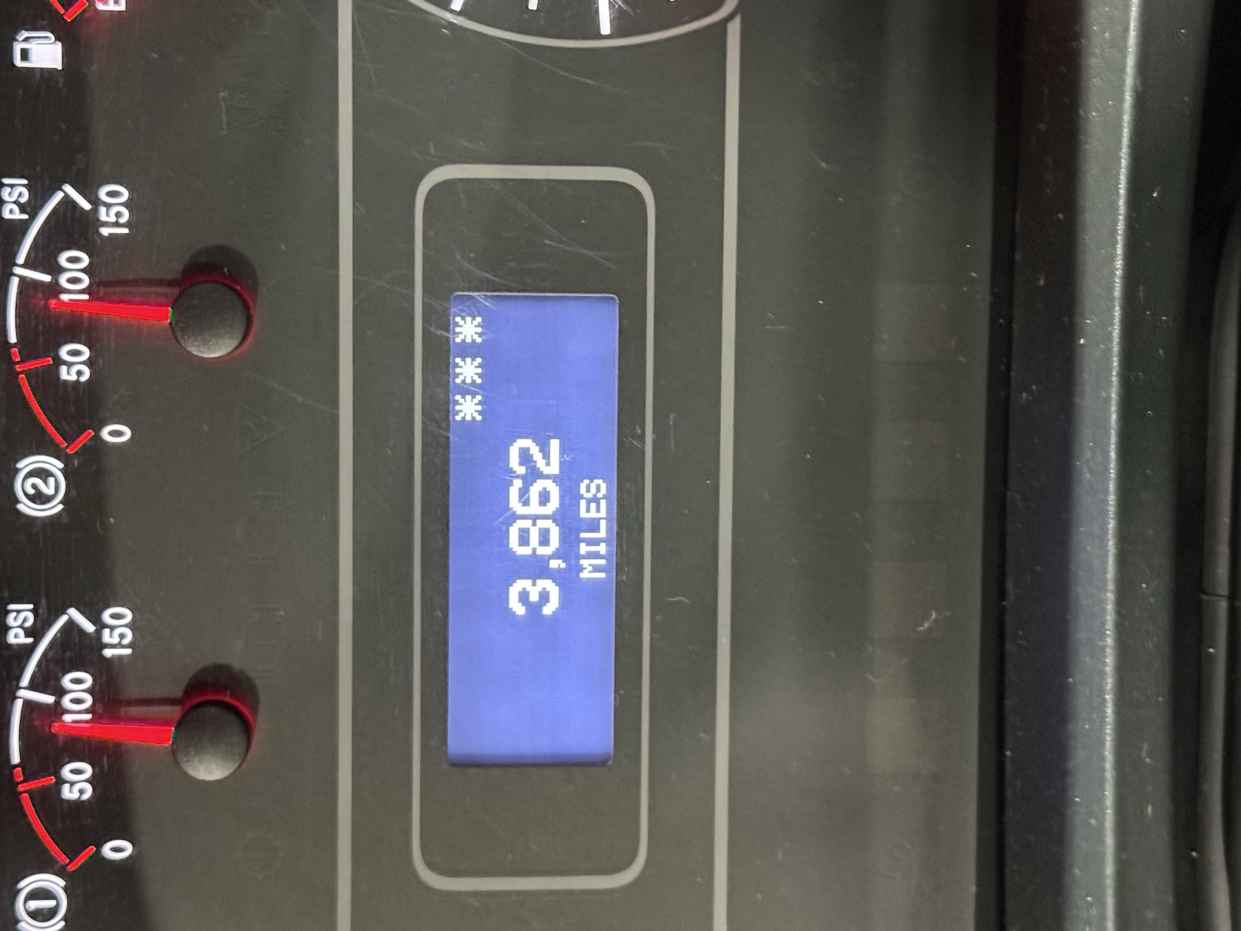 Odometer: 3,862 miles.