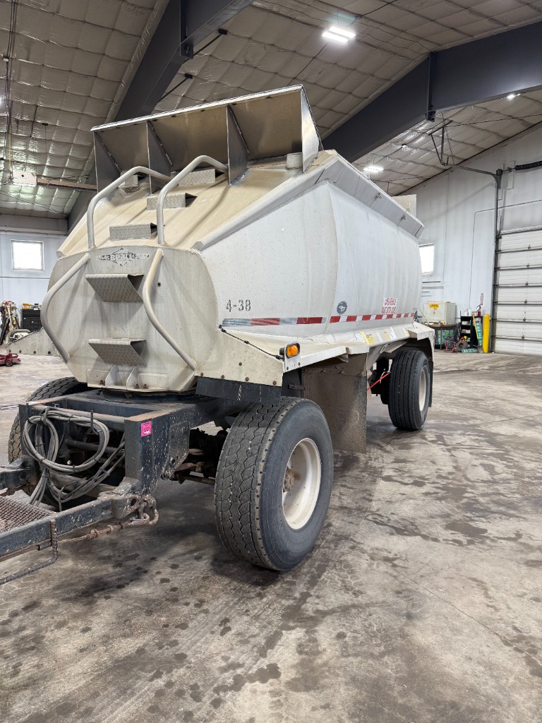 Gravel hauling trailer photo