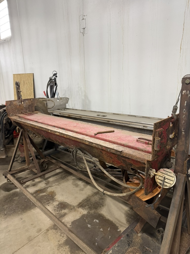 Boss 3-yard V-Box spreader (street sander)
