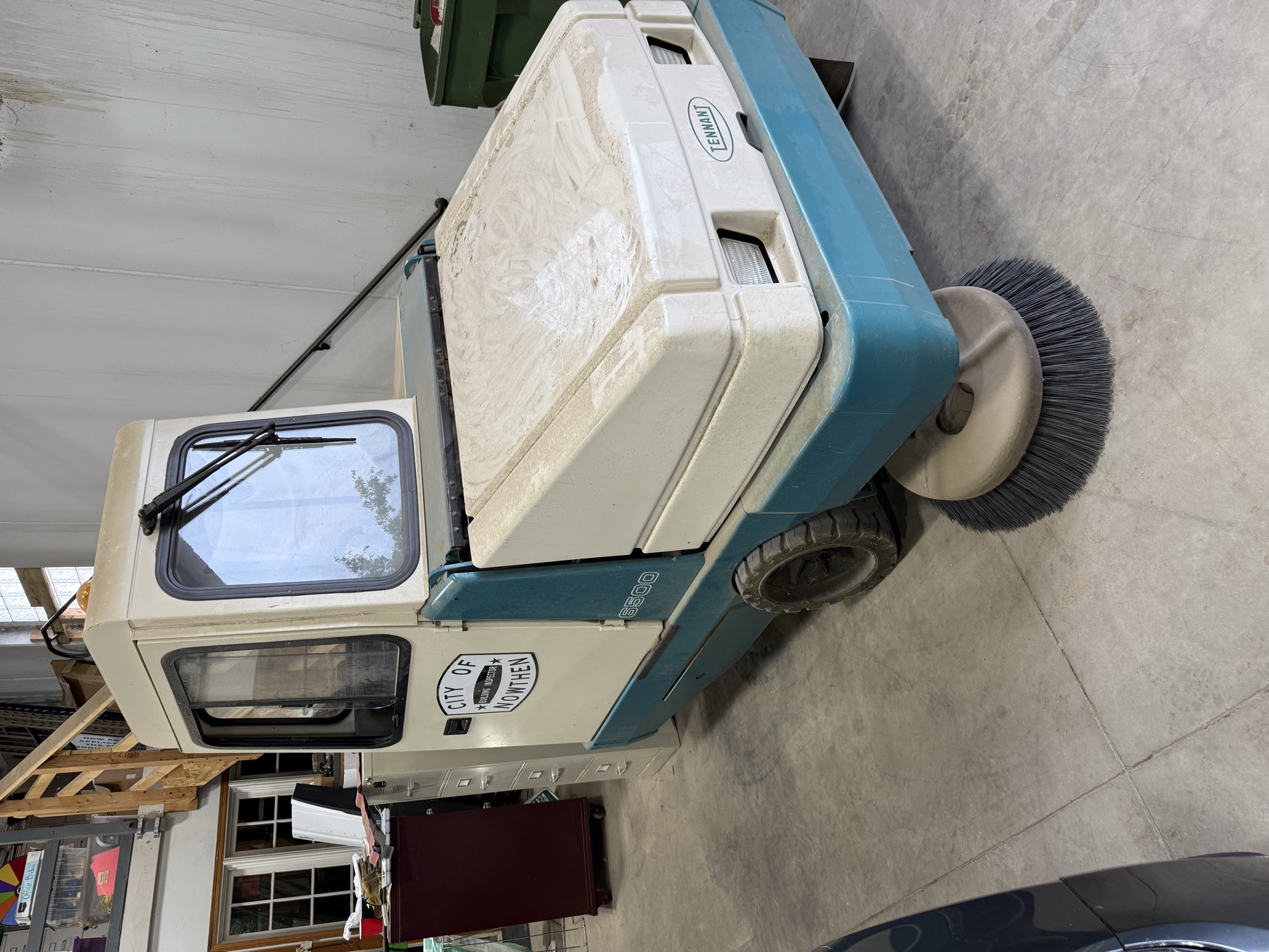 Tennant 6500 floor sweeper